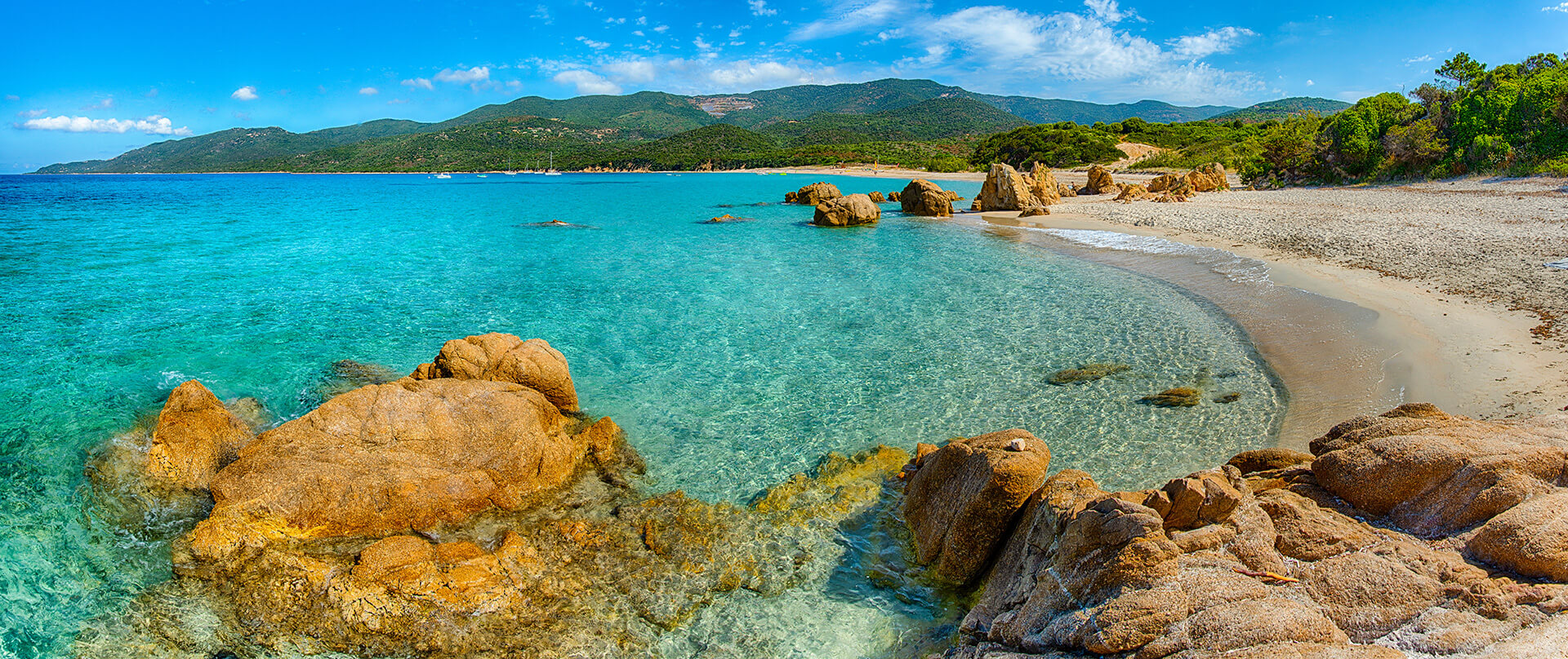 Plage de Cupabia à proximité de l’Auberge U Mulinu : Tourisme en Corse