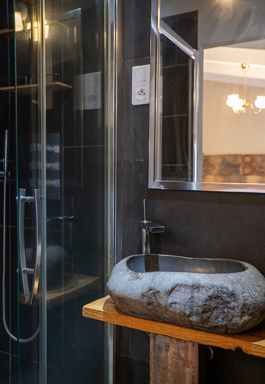 Salle de bain des chambres de l’Auberge U Mulinu, hébergement en Corse