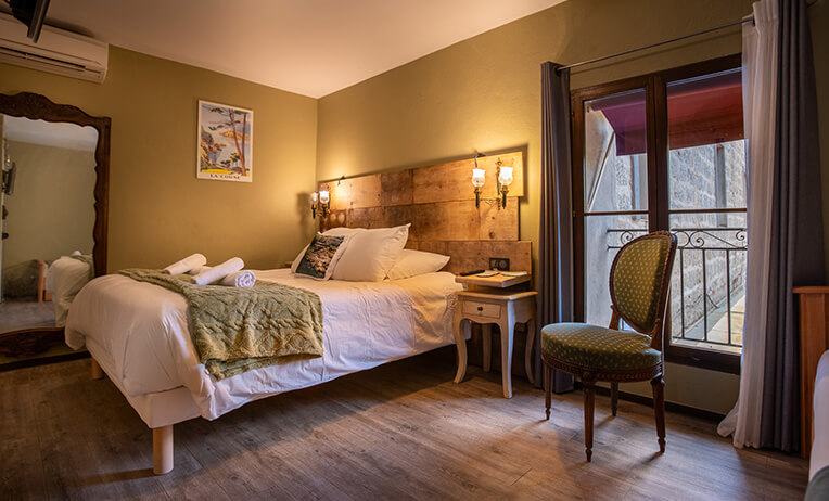 Chambre Triple avec lit 2 personnes de l’Auberge U Mulinu à Casalabriva, hébergement en Corse