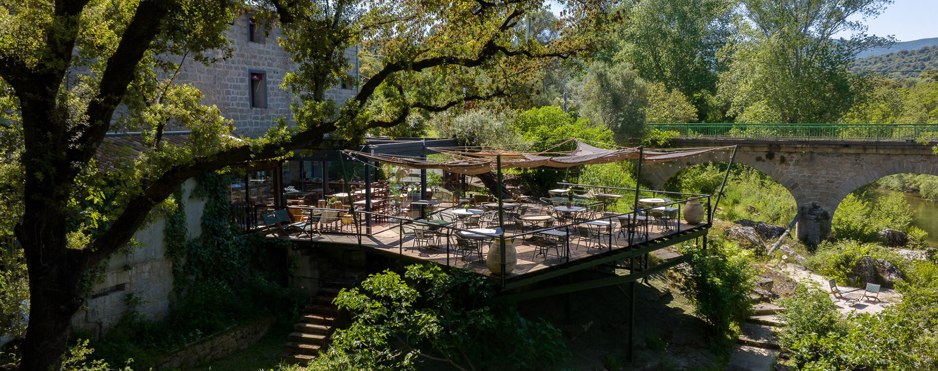 Vue de la terrasse du restaurant de l’auberge U Mulinu, auberge en Corse