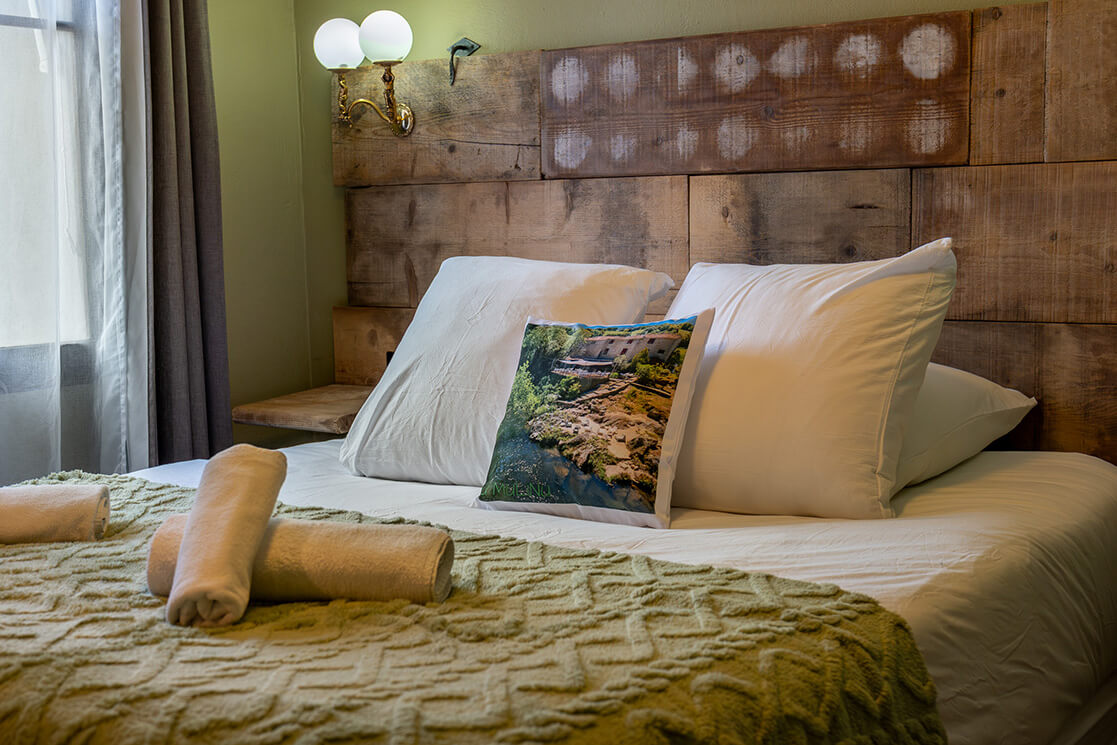 Chambre double avec lit deux places de l’Auberge U Mulinu, hébergement en Corse-du-Sud