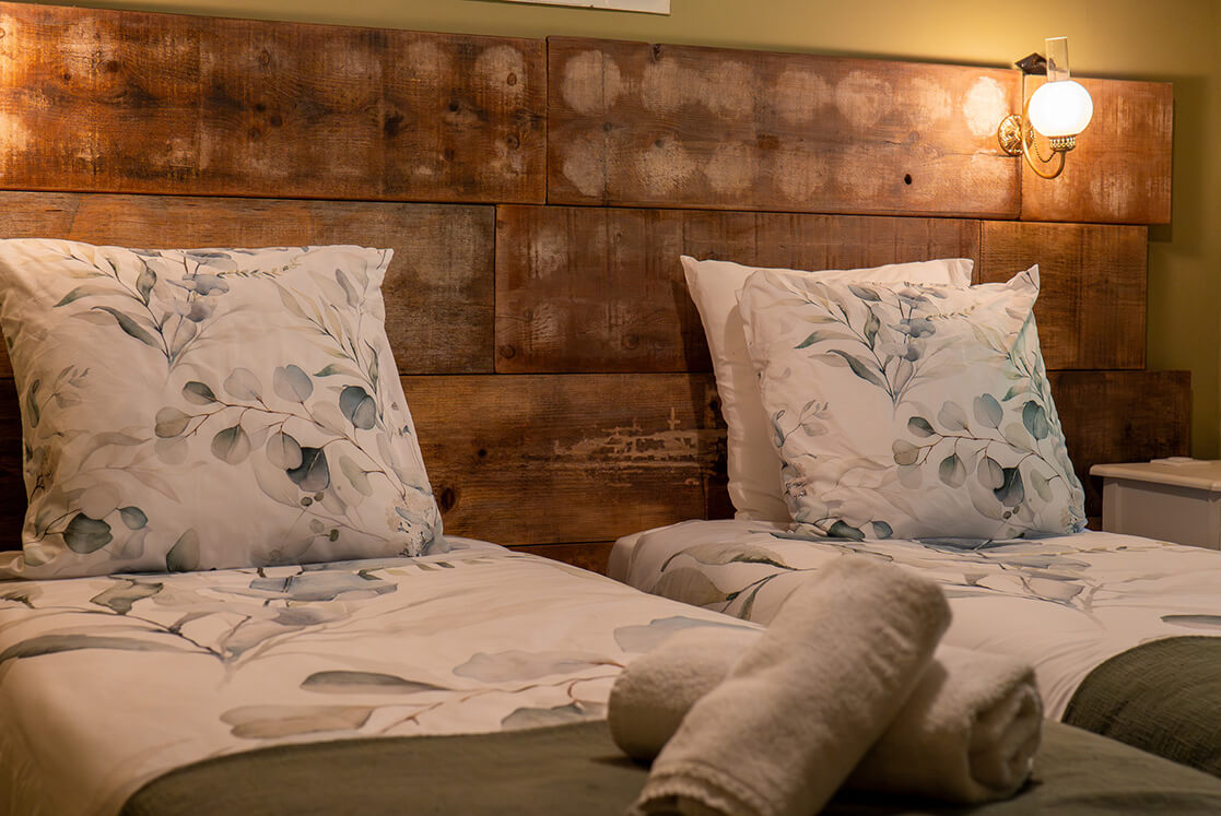 Chambre Triple avec 2 lits une personne, votre hébergement en Corse-du-Sud à l’auberge U Mulinu